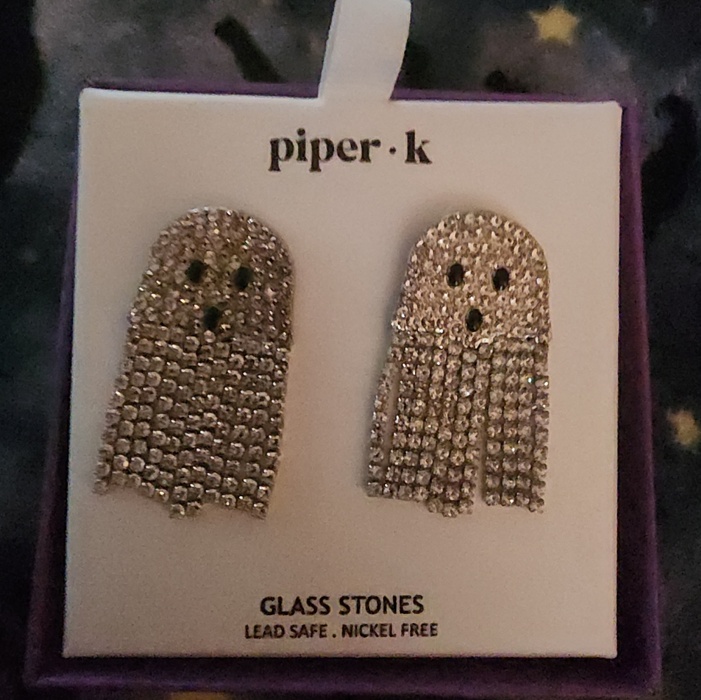 NWT PIPER K SPARKLING RHINESTONE GHOST EARRINGS 👻✨️